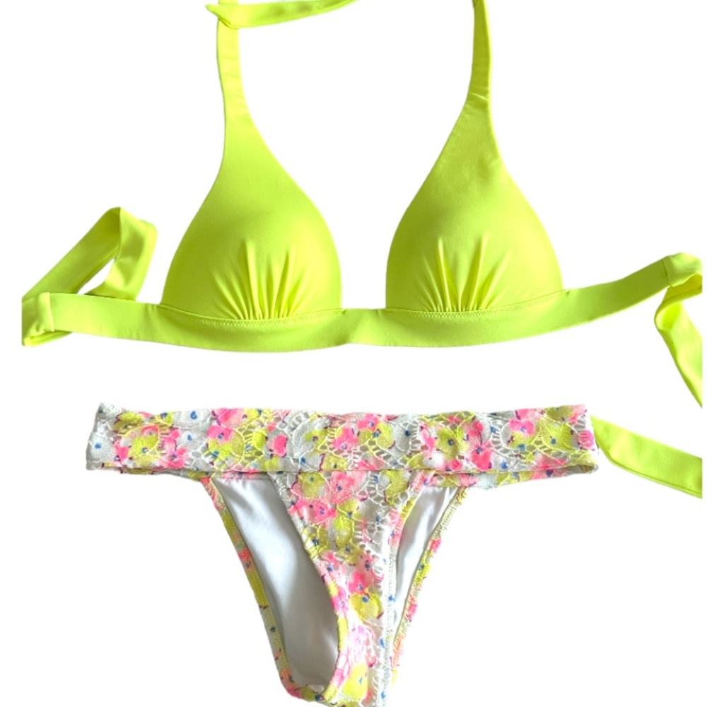 Victoria’s Secret bikini